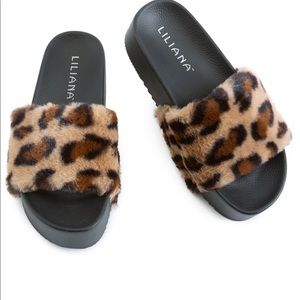 LEOPARD FURRY PLATFORM SLIPPERS